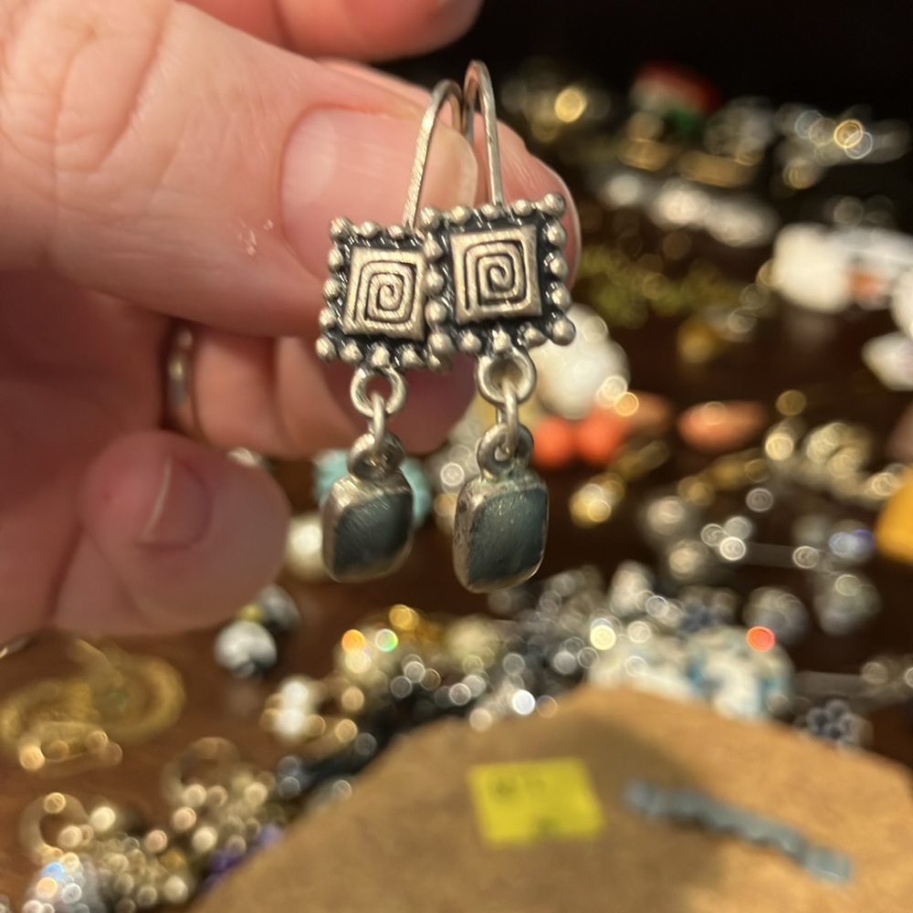 Dangle Earrings Bundle 4 Pairs Dainty silver and gold tones - Picture 9 of 12